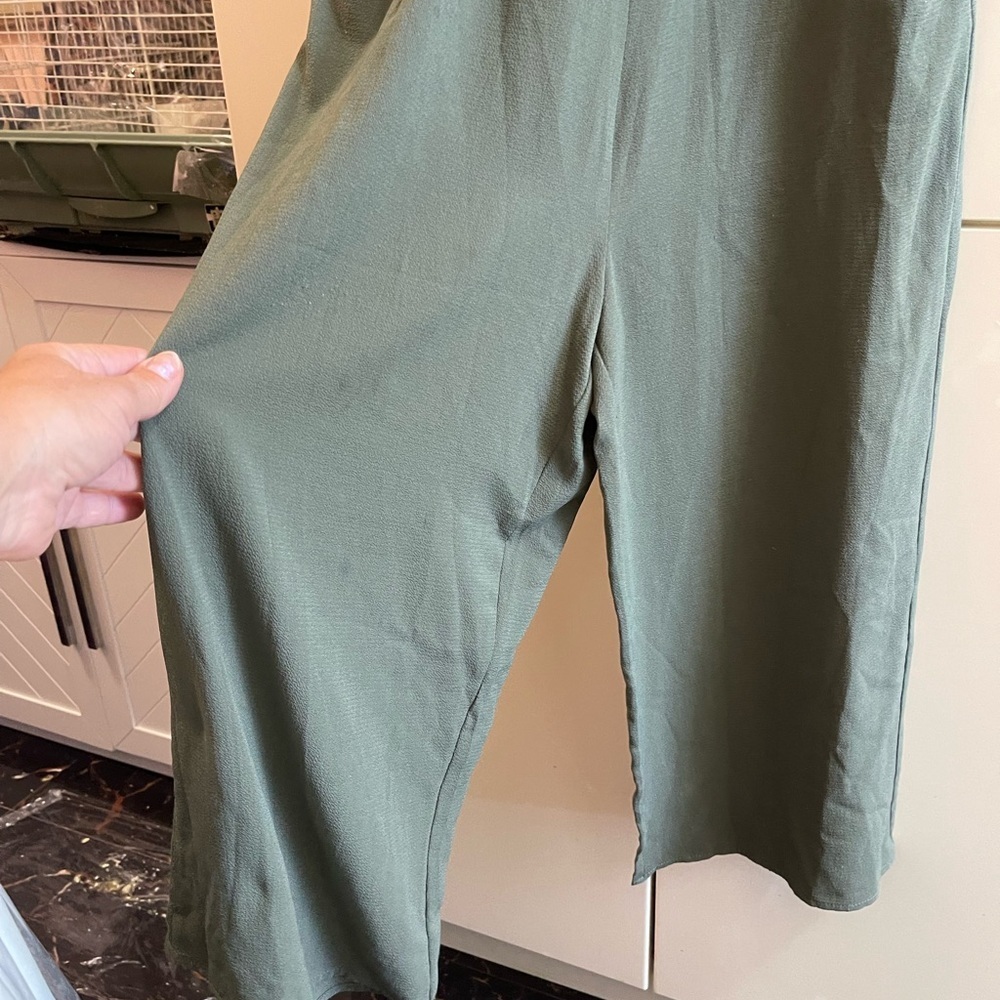 StreetWear Society Women's Off the Shoulder Ruffle Jumpsuit Army Green Sz M - Picture 3 of 10
